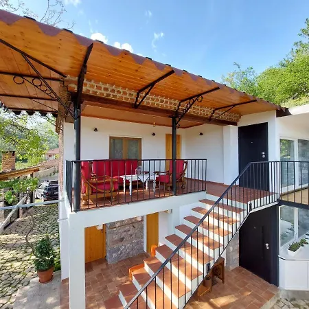 Rira - Rrajce, Shebenik 3* Perrenjas