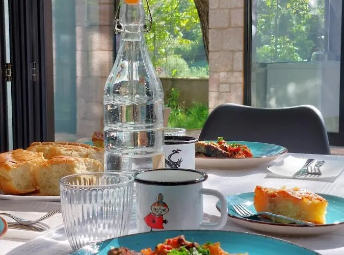 Rira - Rrajce, Shebenik Penzion Perrenjas