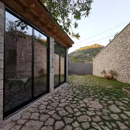 Rira - Rrajce, Shebenik Perrenjas