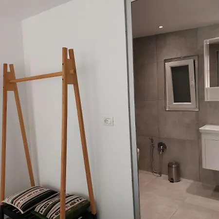 Rira - Rrajce, Shebenik 3* Perrenjas