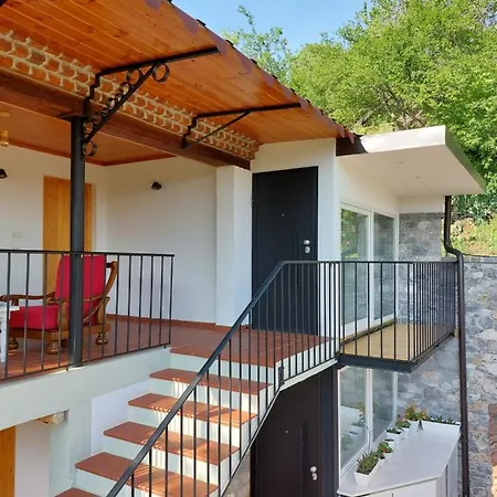 Rira - Rrajce, Shebenik 3* Perrenjas