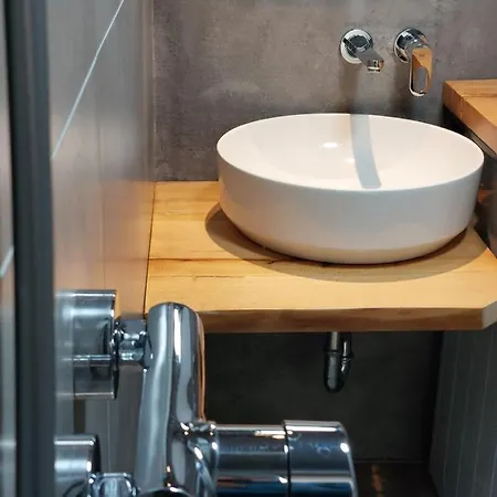 Rira - Rrajce, Shebenik Perrenjas