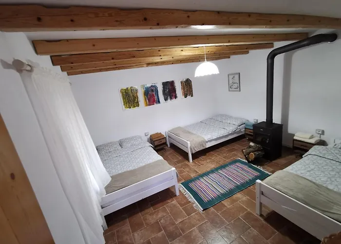Rira - Rrajce, Shebenik 3* Perrenjas