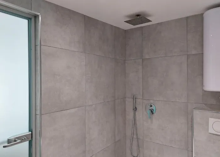 Affittacamere Rira - Rrajce, Shebenik 3*